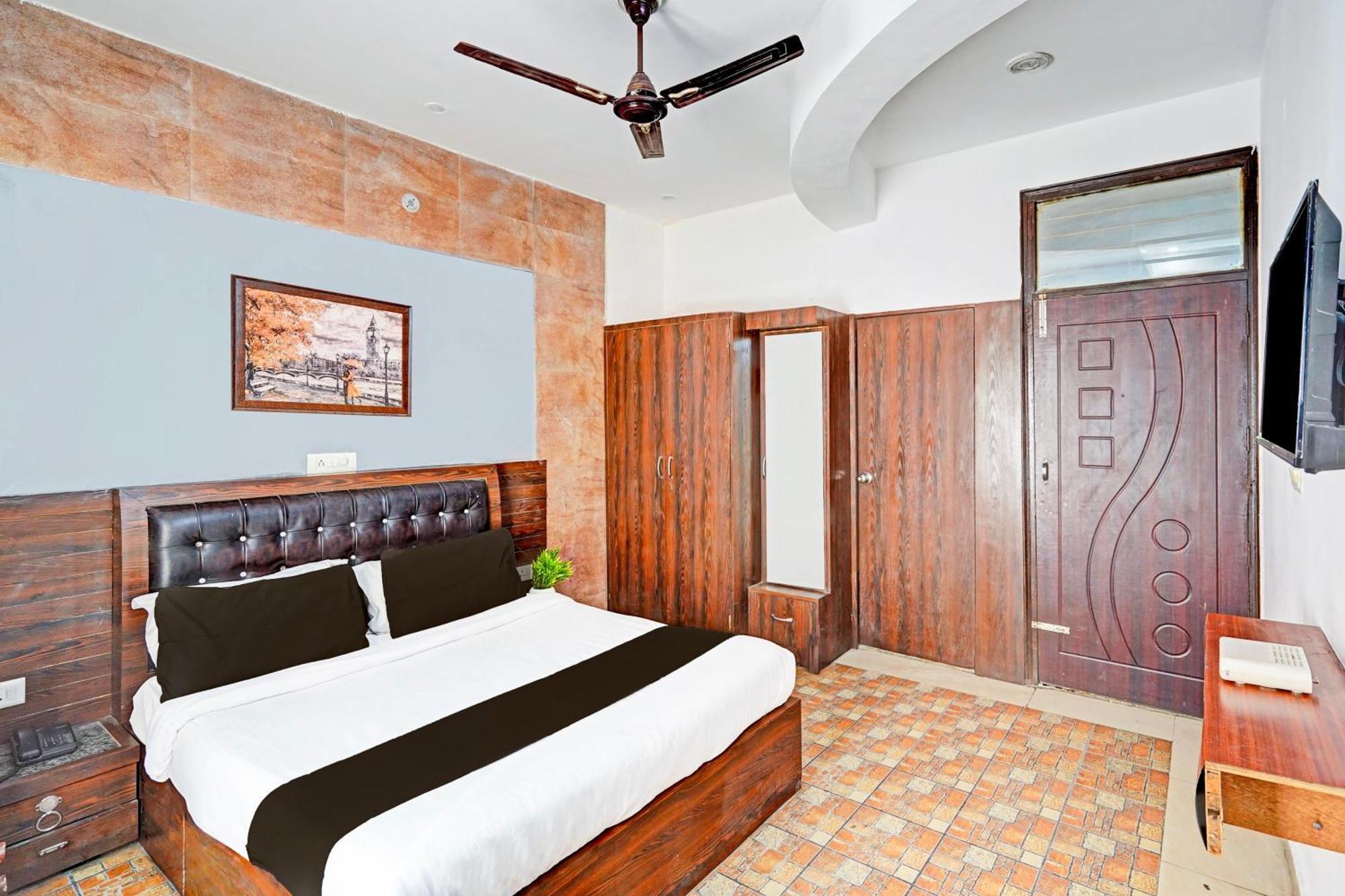 Super Hotel O Palm دهرادون المظهر الخارجي الصورة